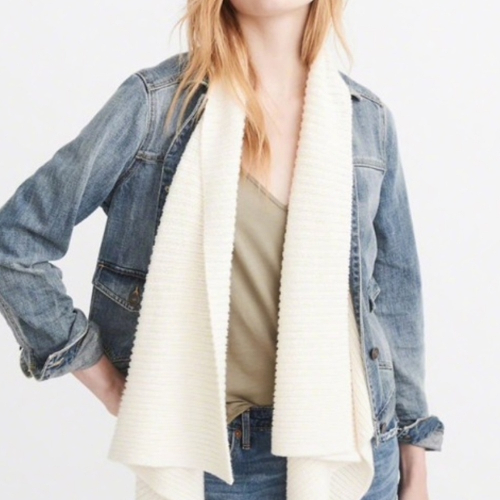 Abercrombie & Fitch Drape Collar Denim Jacket (M)